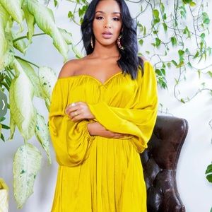 She’s Classy Flow Dress in Chartreuse. Size L (10-12)